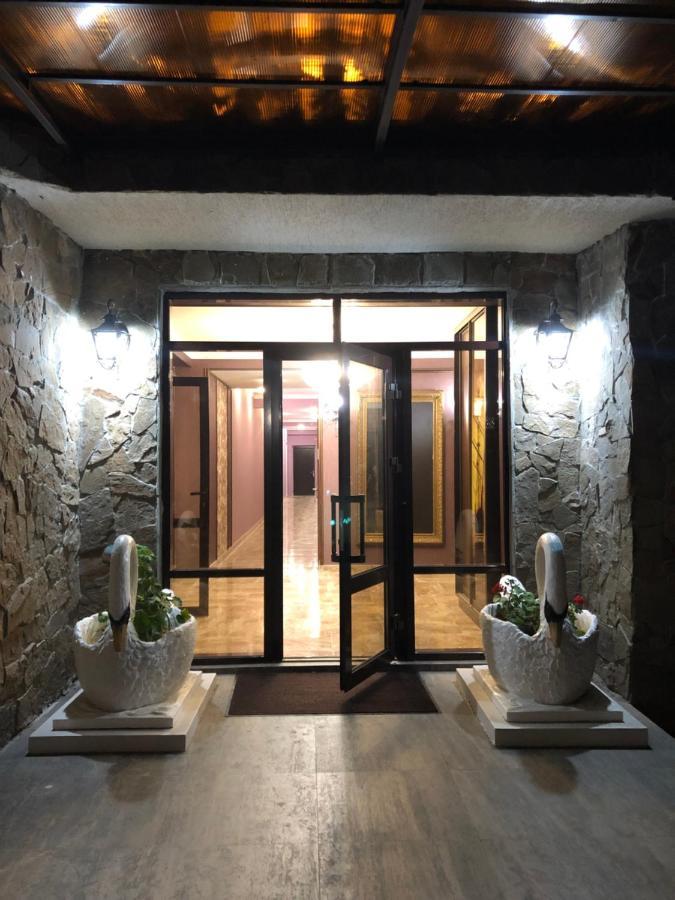 Гостевой Дом Siella Hotel Sukhumi Exterior foto