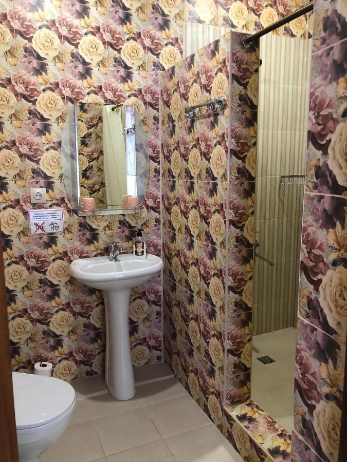 Гостевой Дом Siella Hotel Sukhumi Exterior foto